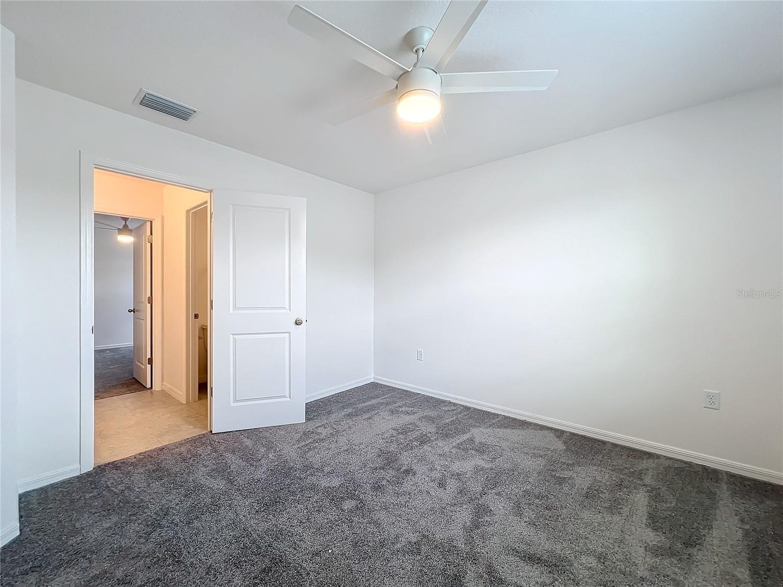 Image 38 of 54 For 3886 Academia Ave