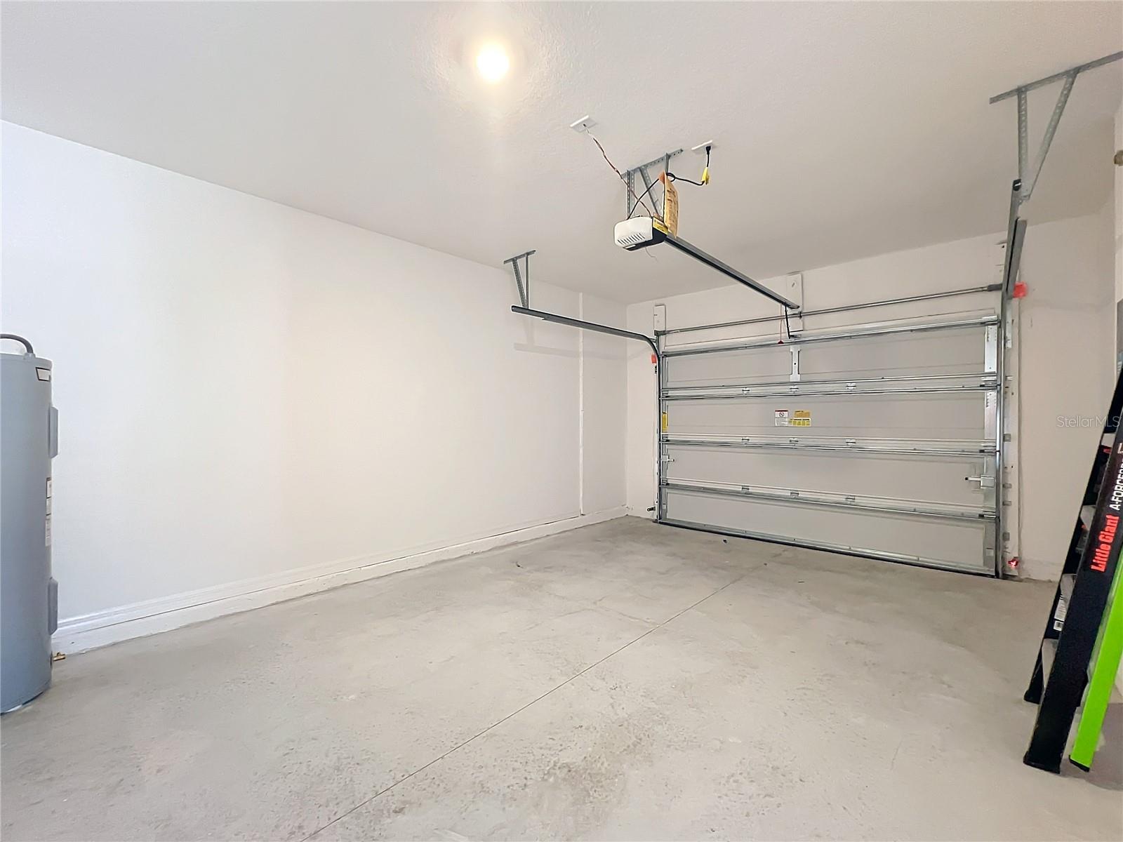 Image 41 of 54 For 3886 Academia Ave