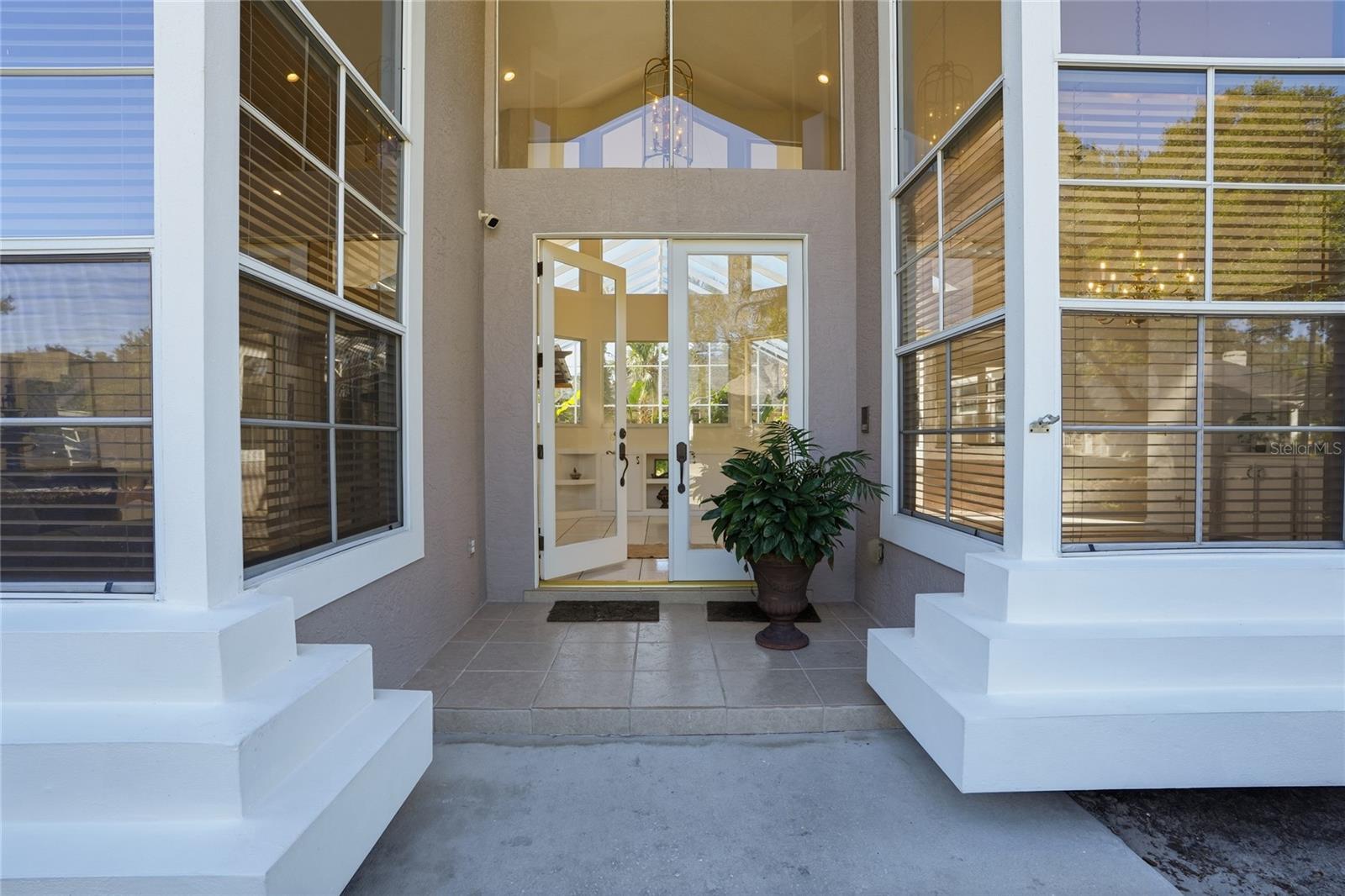 Listing photo id 1 for 5203 Hillview Lane