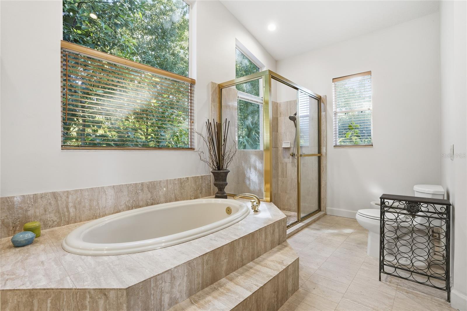 Listing photo id 29 for 5203 Hillview Lane