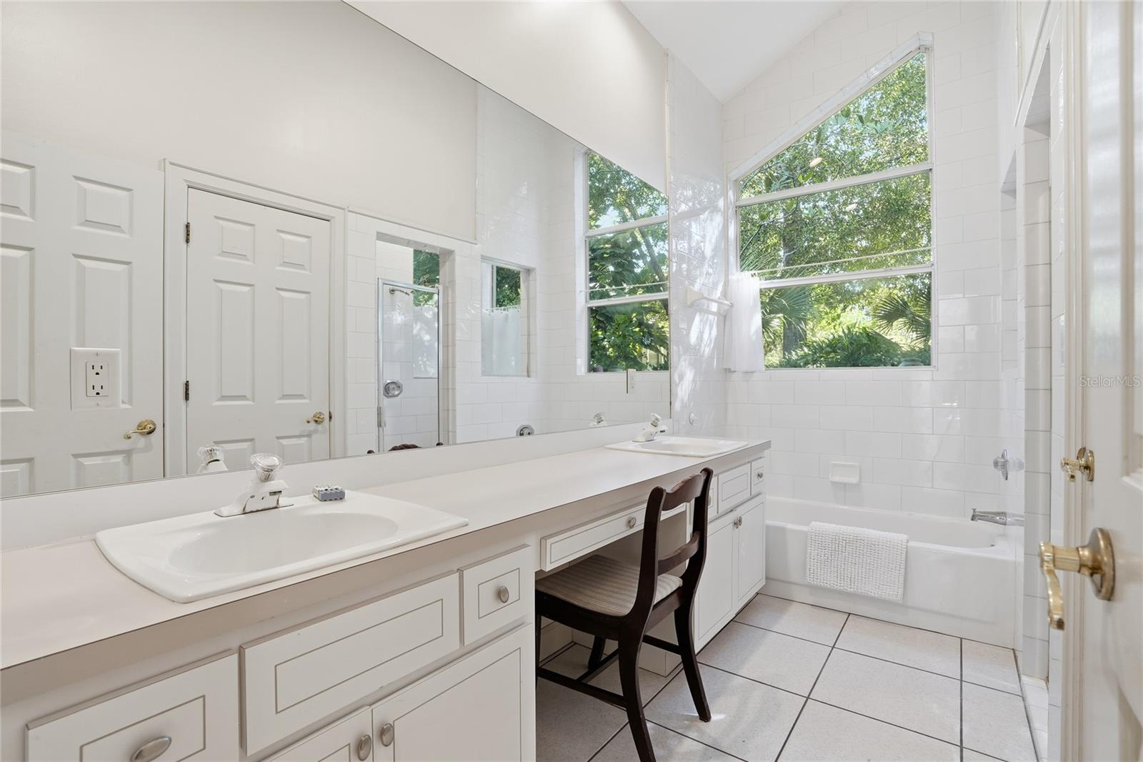 Listing photo id 31 for 5203 Hillview Lane