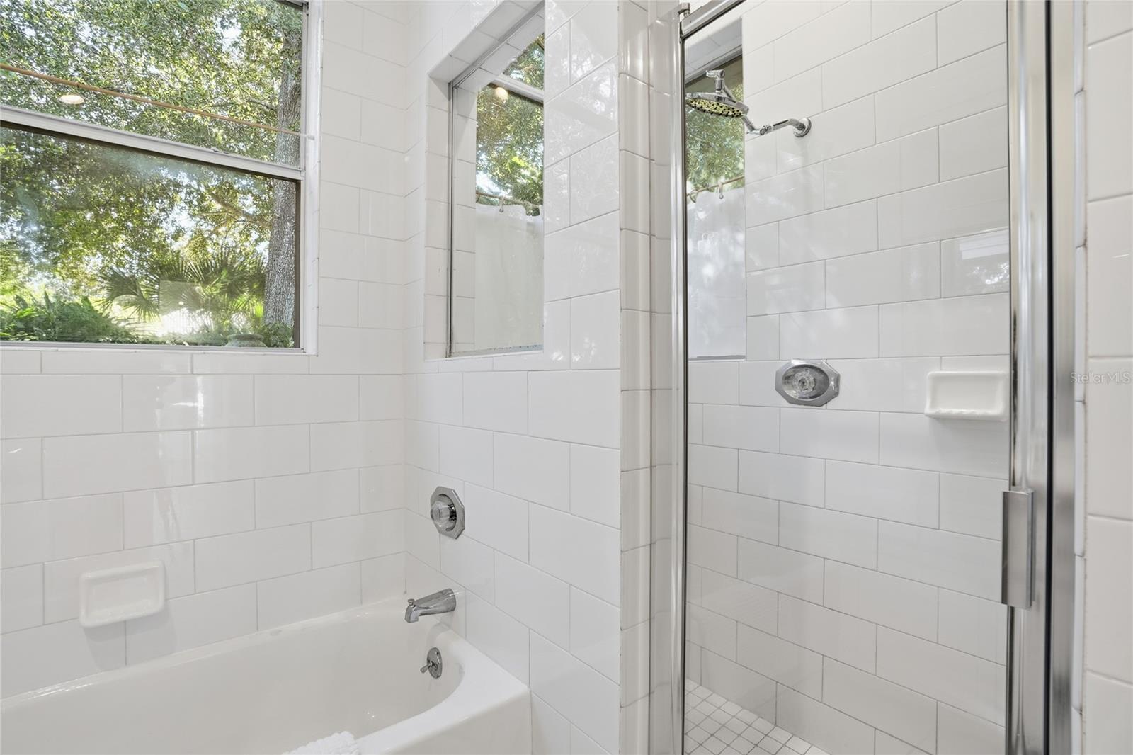 Listing photo id 32 for 5203 Hillview Lane