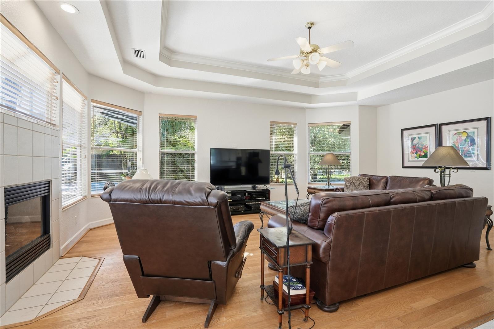 Listing photo id 35 for 5203 Hillview Lane