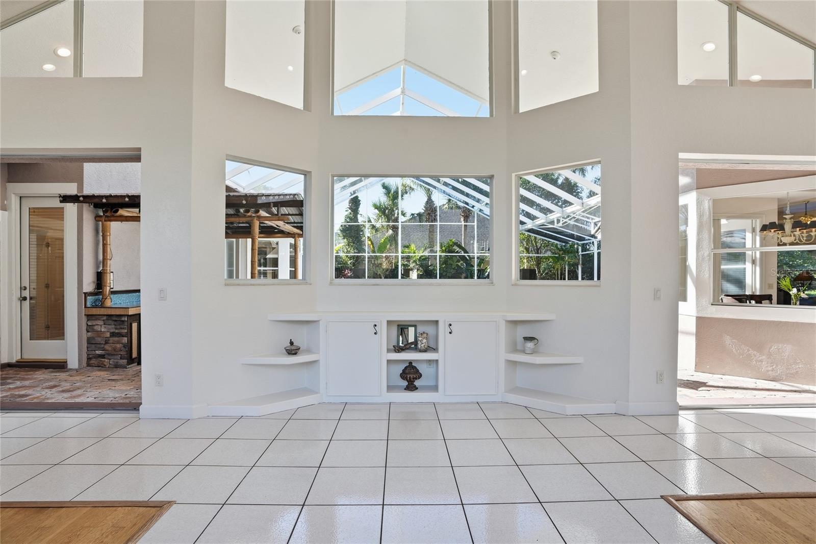 Listing photo id 2 for 5203 Hillview Lane