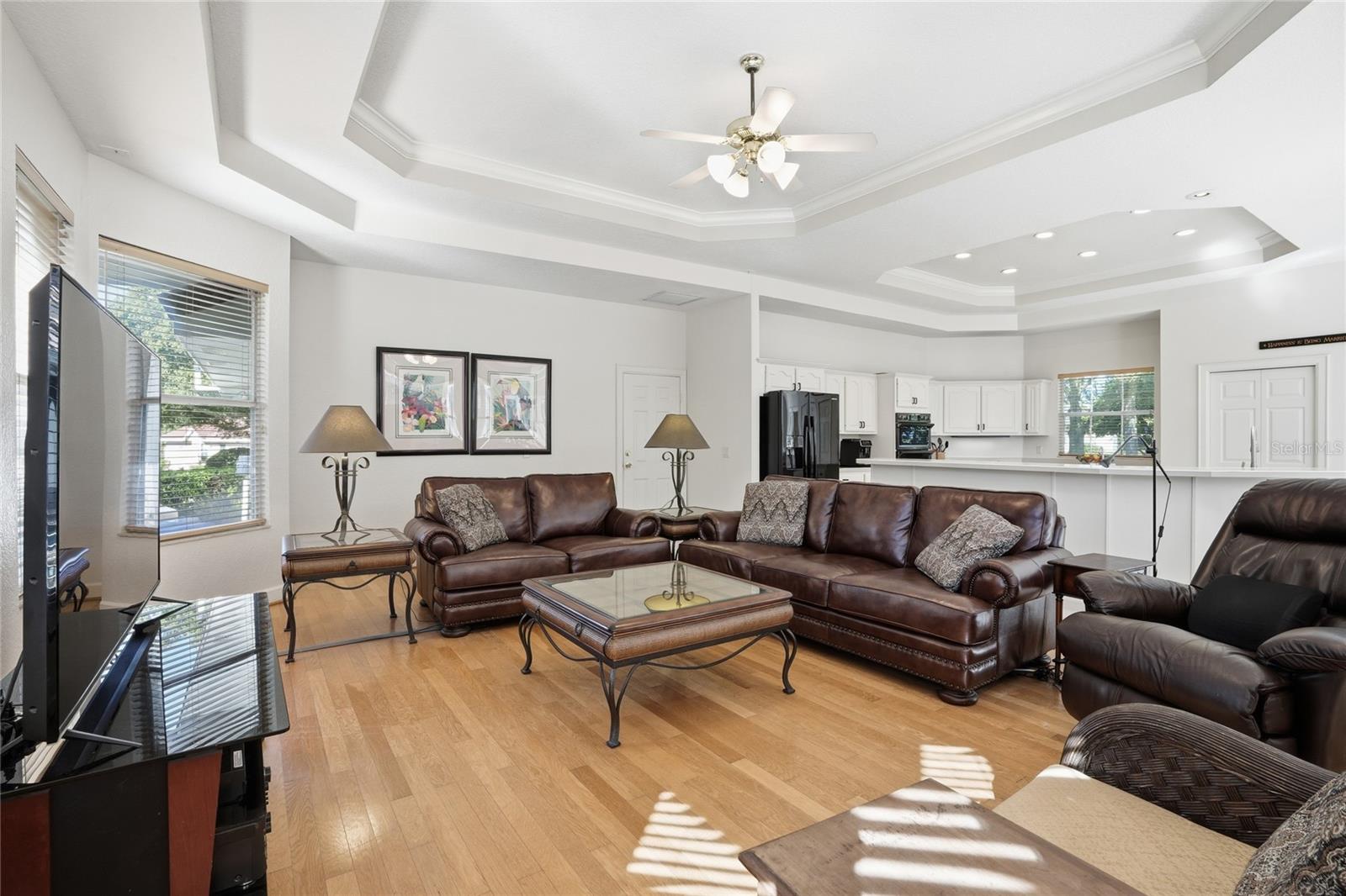 Listing photo id 38 for 5203 Hillview Lane