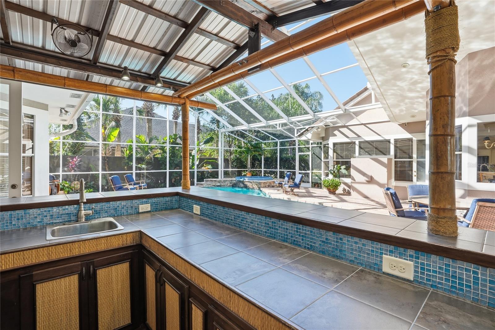 Listing photo id 42 for 5203 Hillview Lane