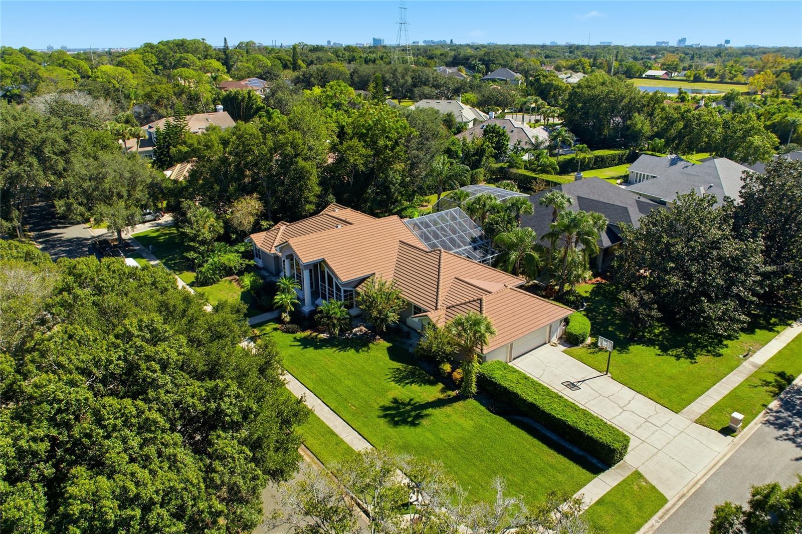 Listing photo id 52 for 5203 Hillview Lane