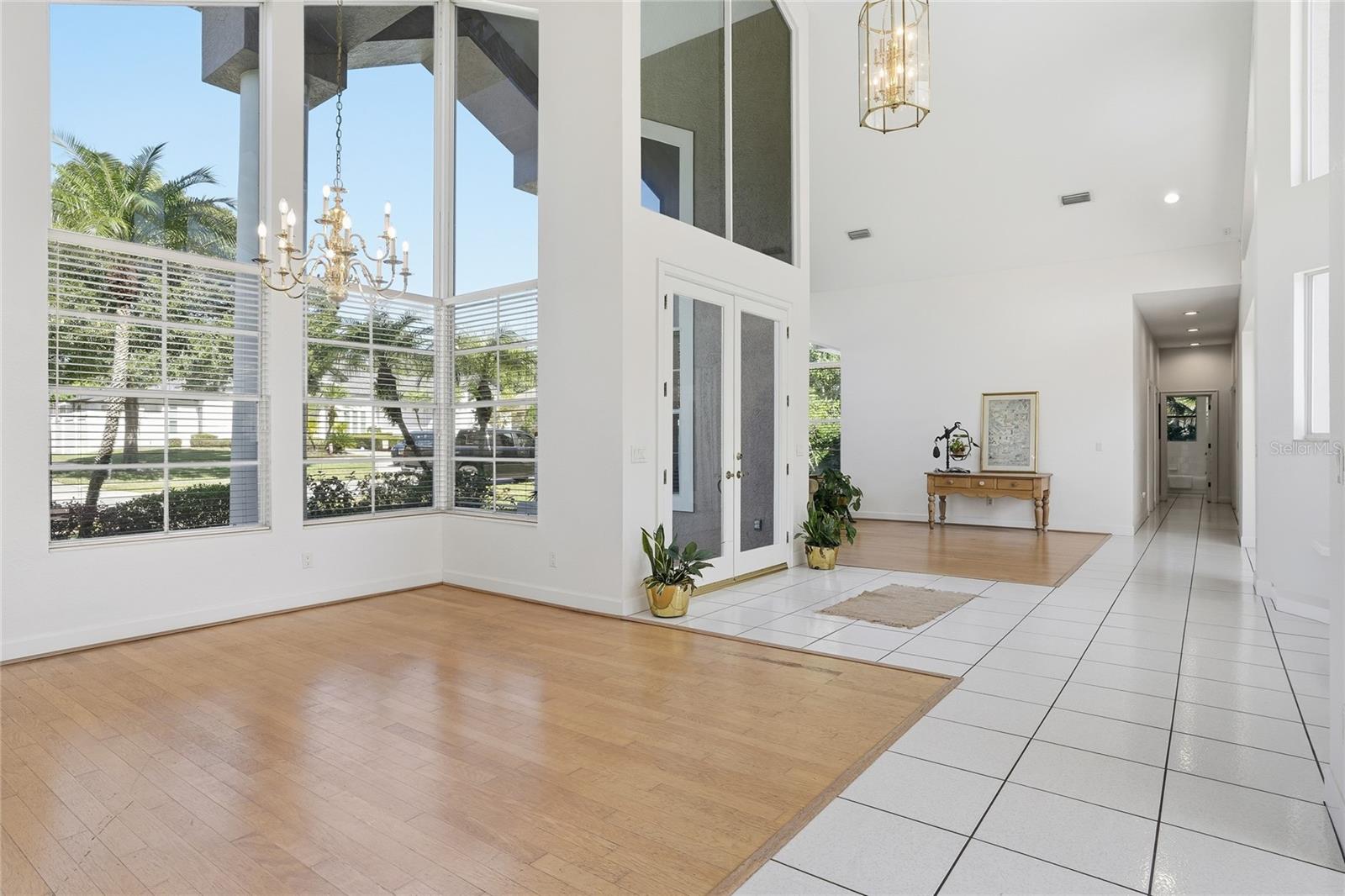 Listing photo id 4 for 5203 Hillview Lane