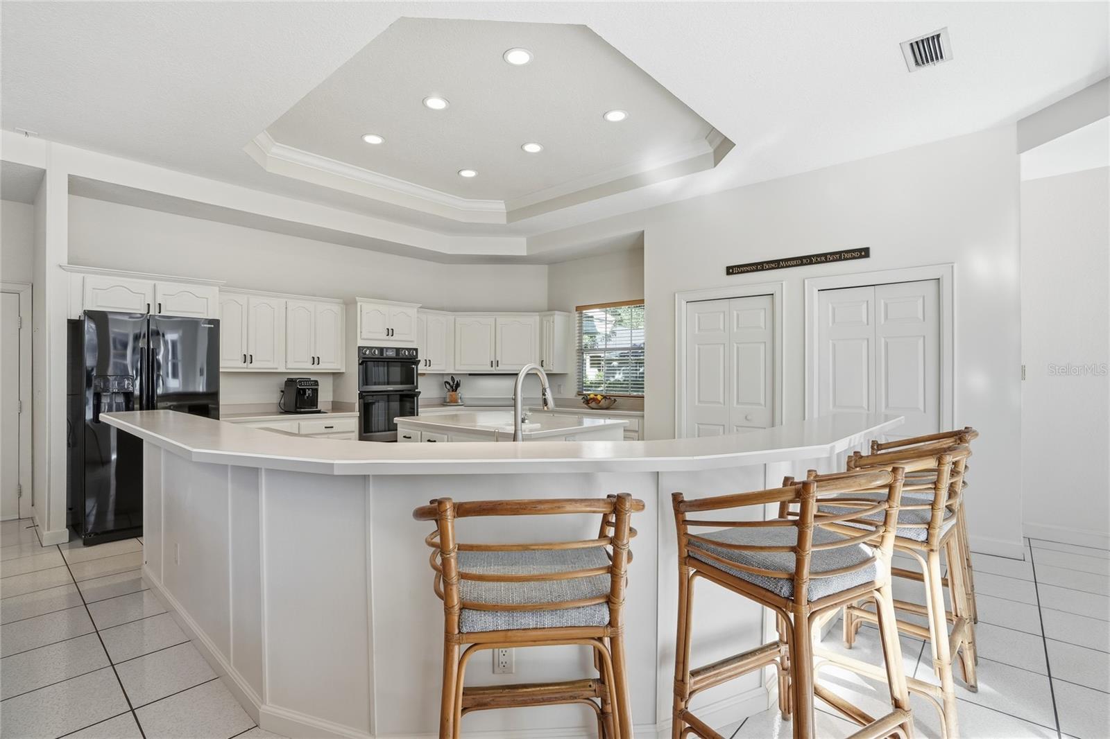 Listing photo id 6 for 5203 Hillview Lane