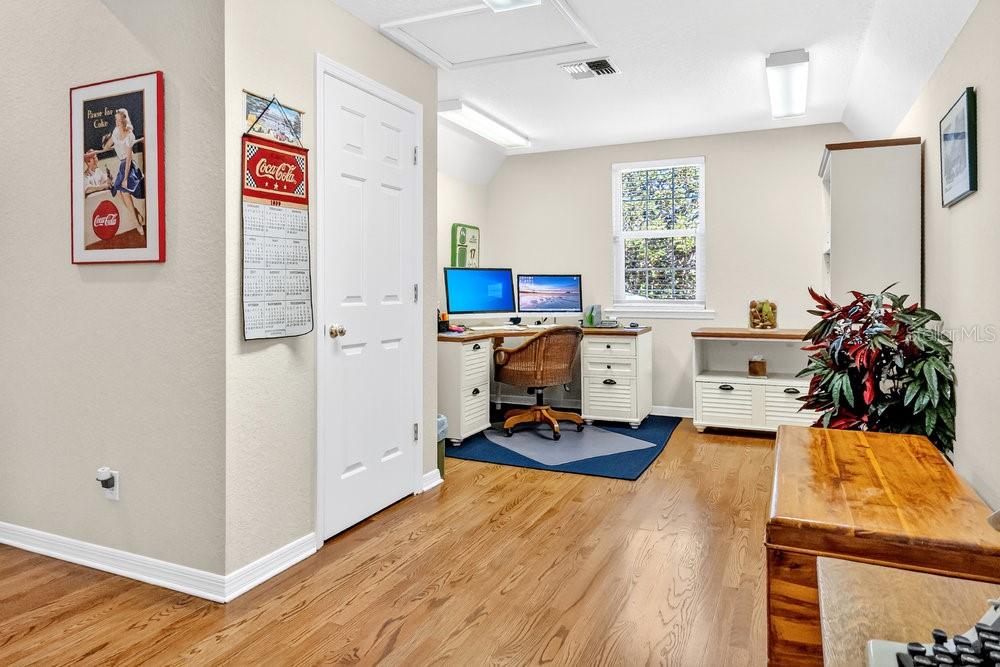 Image 26 of 44 For 8719 Summerville Place