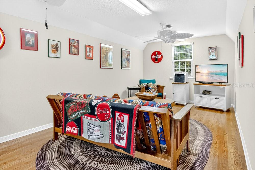 Image 27 of 44 For 8719 Summerville Place