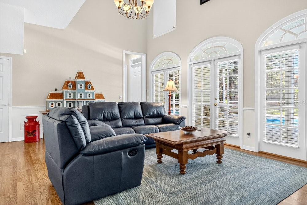 Image 5 of 44 For 8719 Summerville Place