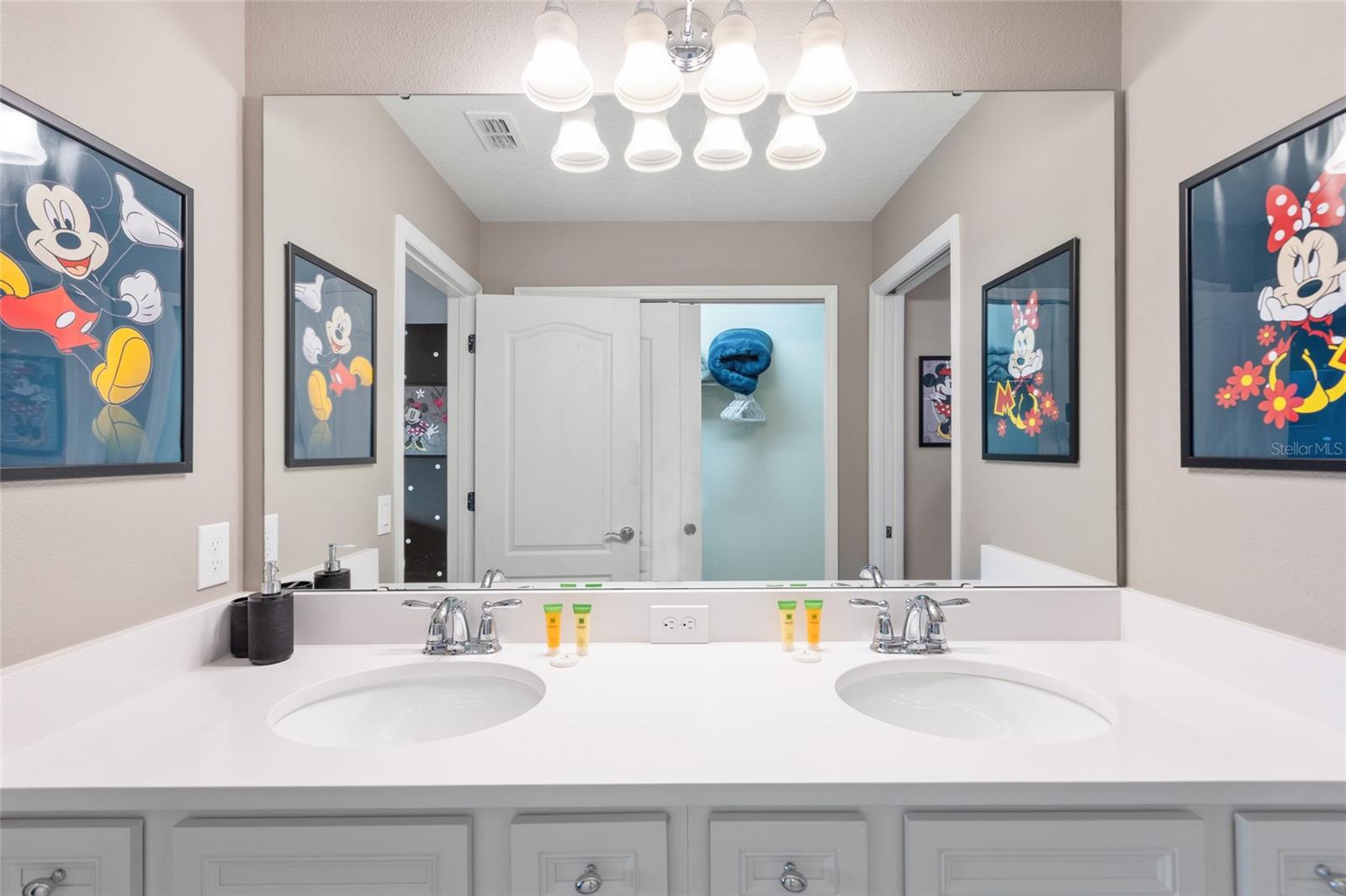 Image 28 of 45 For 7160 Oakmoss Loop