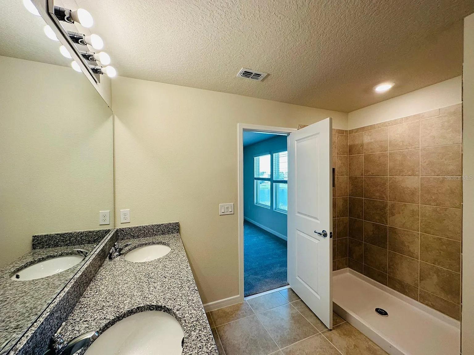 Image 18 of 37 For 917 Wading Waters Way