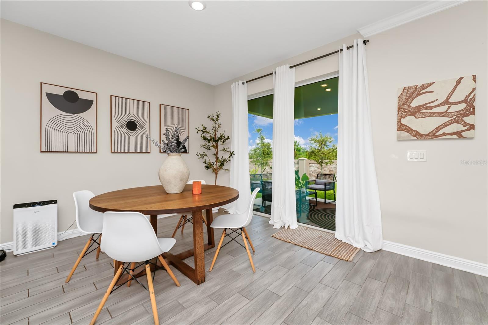 Image 19 of 61 For 2862 American Elm Cove