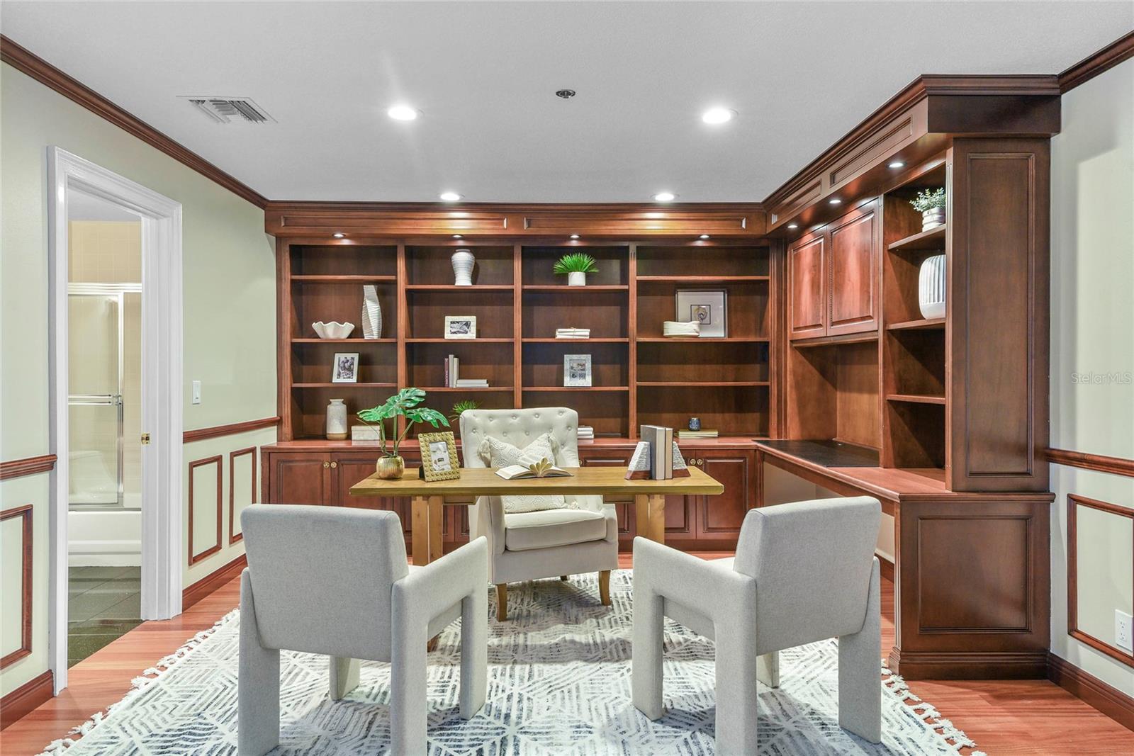 Image 27 of 71 For 1110 Ivanhoe Boulevard 5