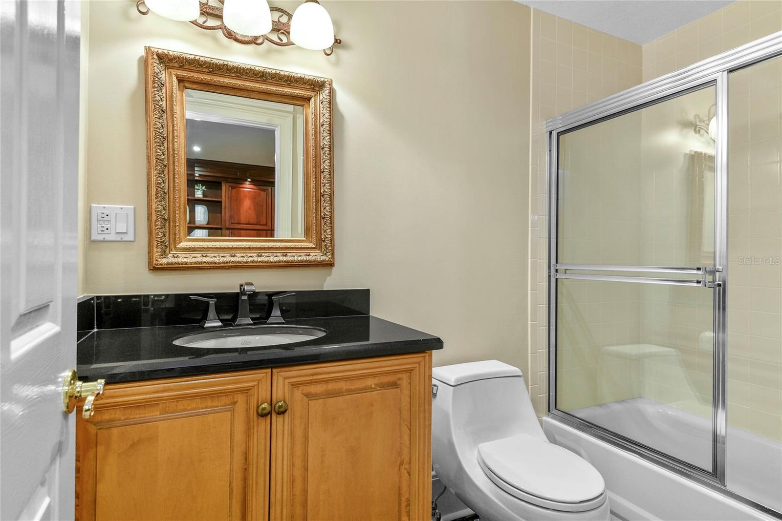 Image 29 of 71 For 1110 Ivanhoe Boulevard 5