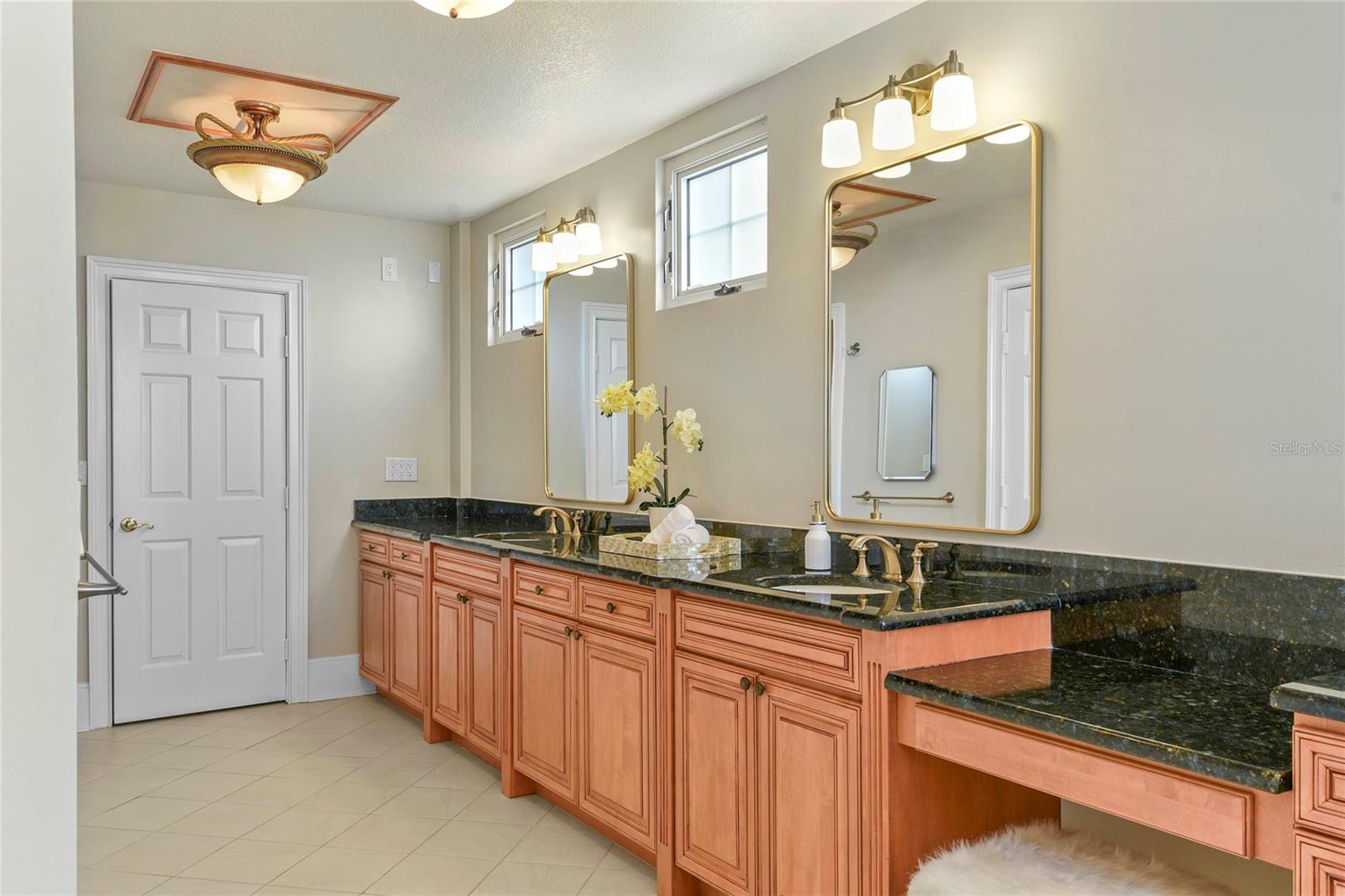 Image 35 of 71 For 1110 Ivanhoe Boulevard 5