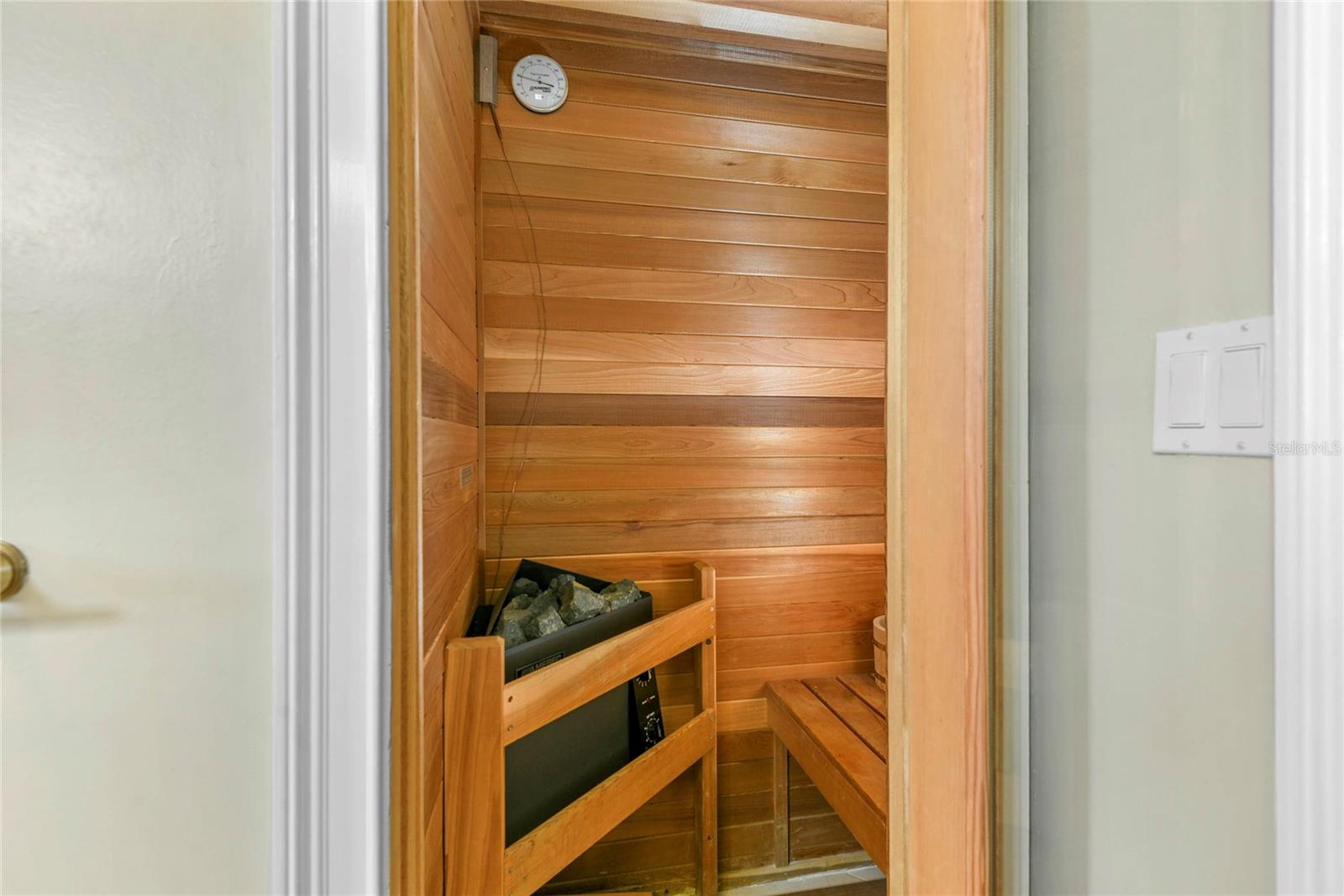 Image 37 of 71 For 1110 Ivanhoe Boulevard 5