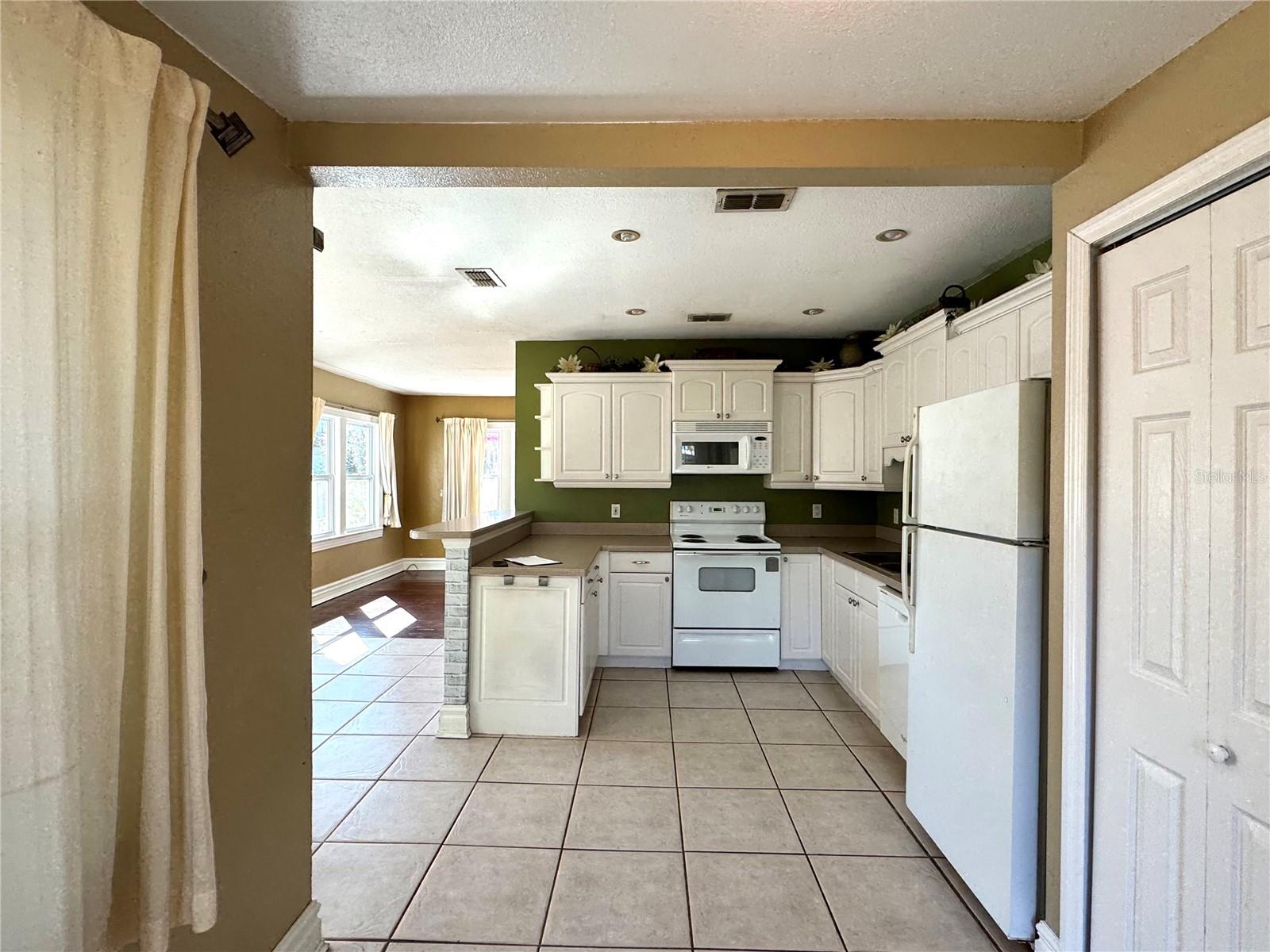 Image 4 of 9 For 79 Harding Street