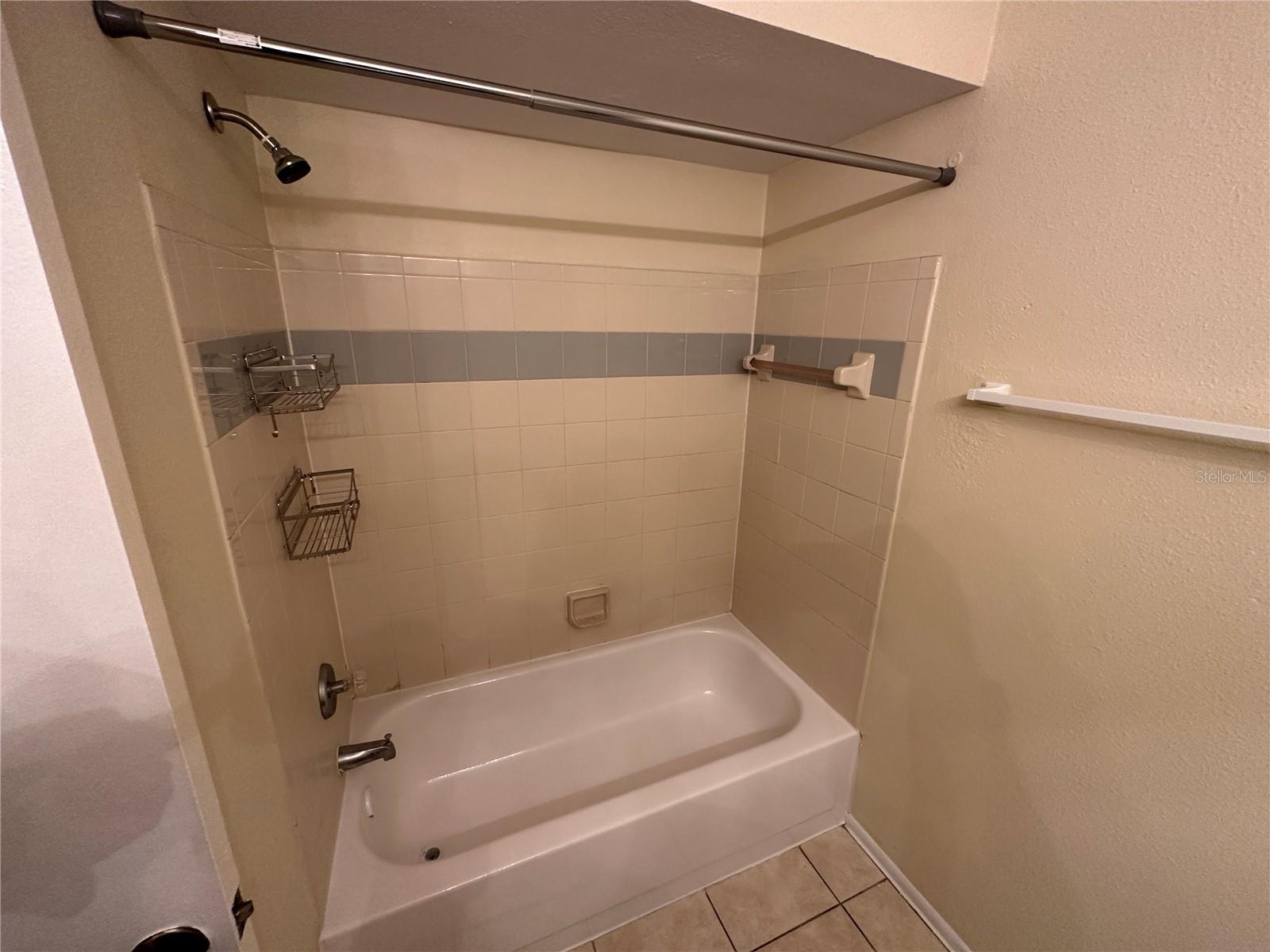 Image 3 of 9 For 1940 Lake Atriums Circle 89