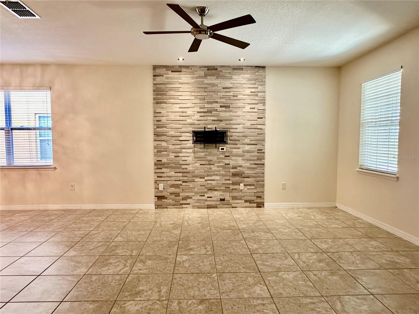 Image 12 of 34 For 13892 Summerport Trail Loop