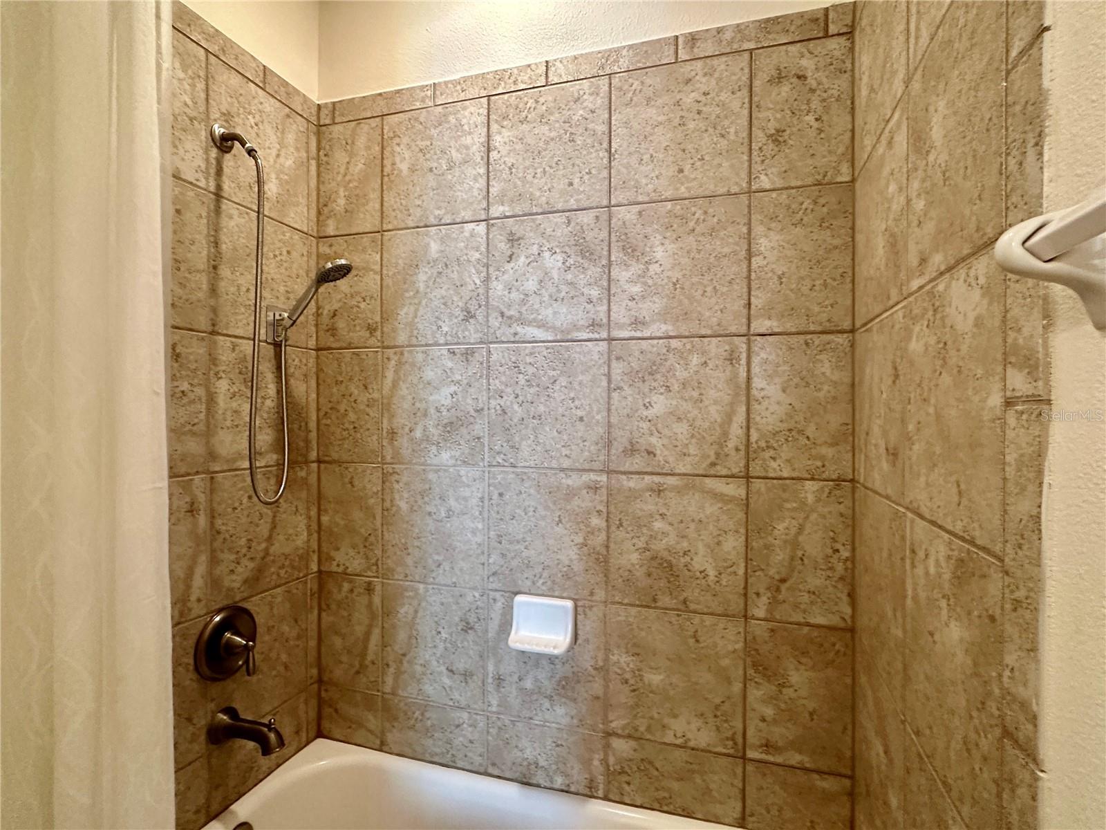 Image 23 of 34 For 13892 Summerport Trail Loop