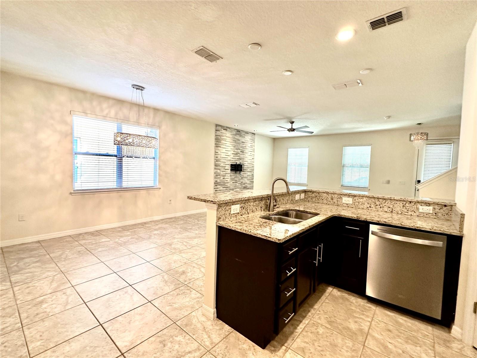 Image 8 of 34 For 13892 Summerport Trail Loop