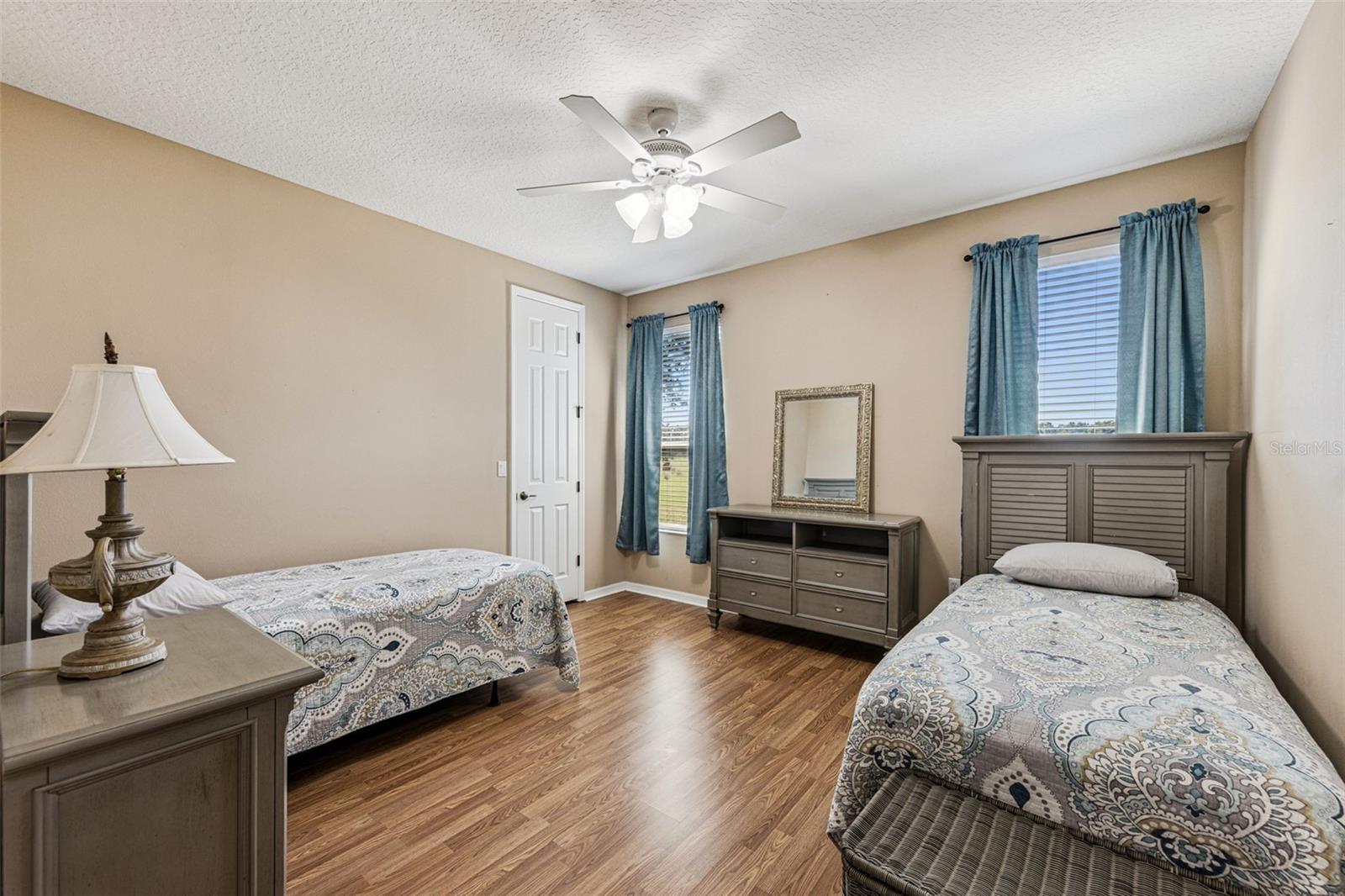 Image 18 of 42 For 429 Chestnut Oak Court