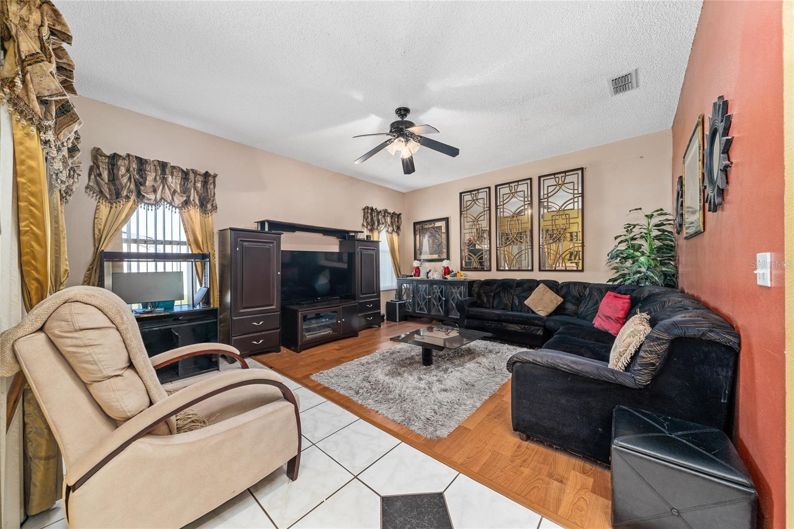 Image 10 of 35 For 2410 Willow Tree Lane