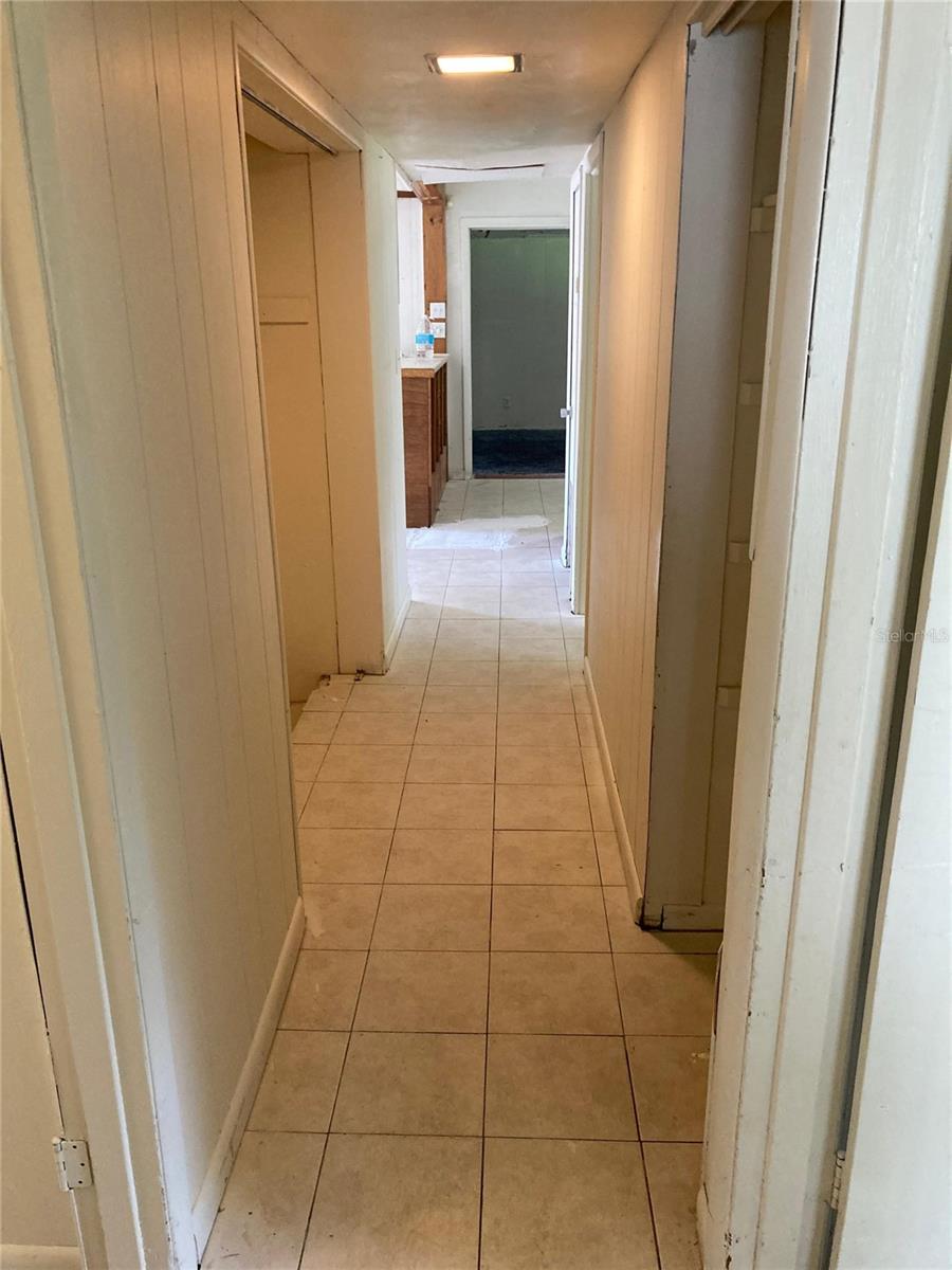 Image 8 of 10 For 1545 Kings Court