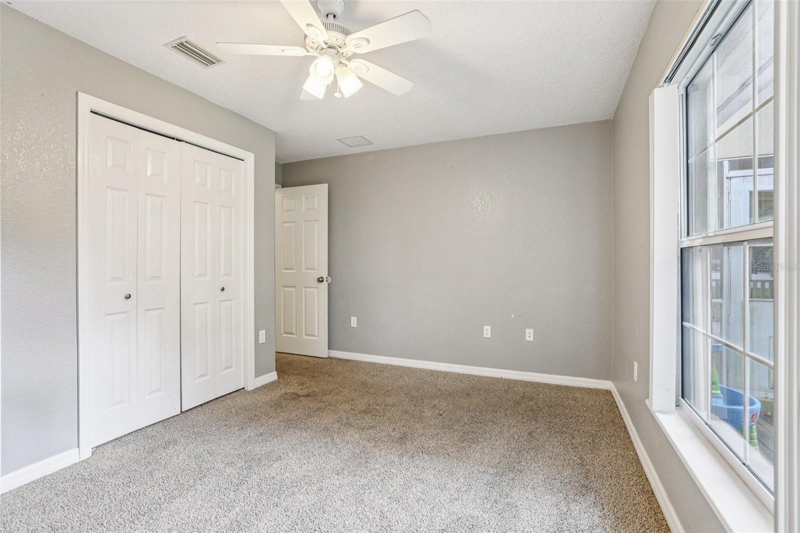 Image 21 of 36 For 31154 Lochmore Circle