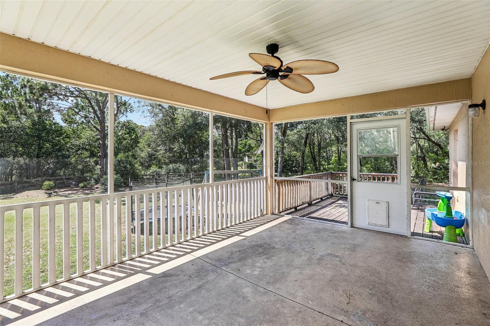 Image 23 of 36 For 31154 Lochmore Circle