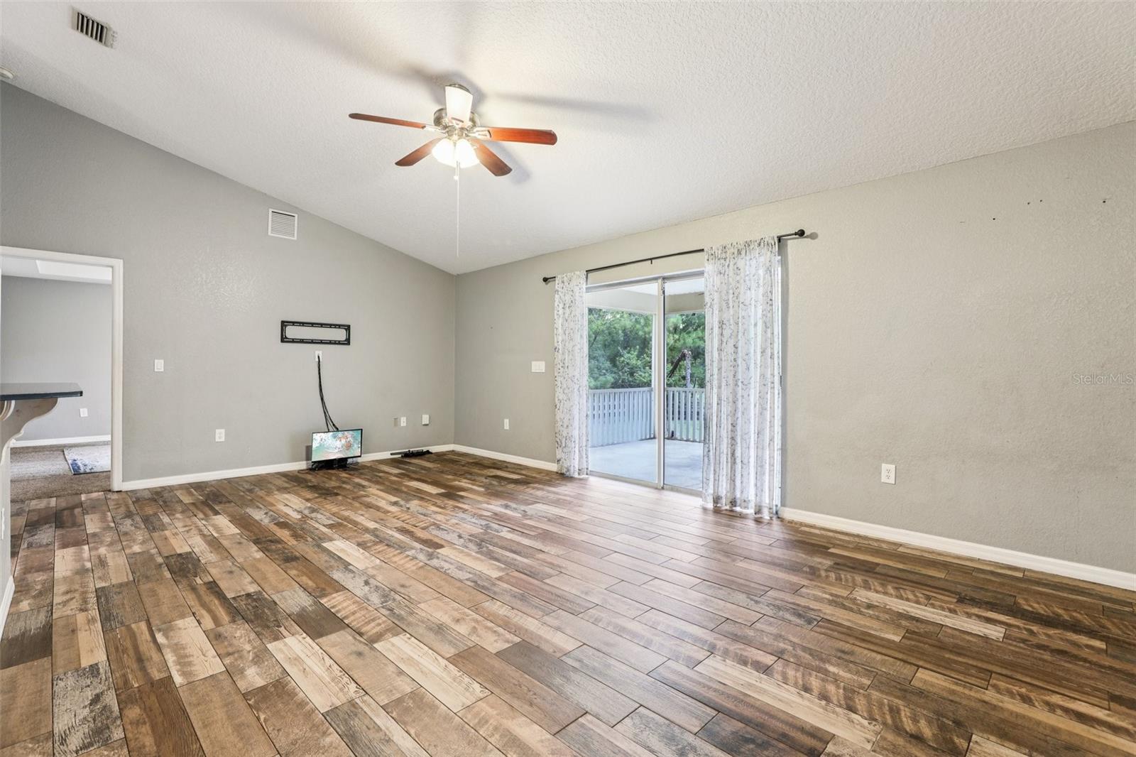 Image 7 of 36 For 31154 Lochmore Circle