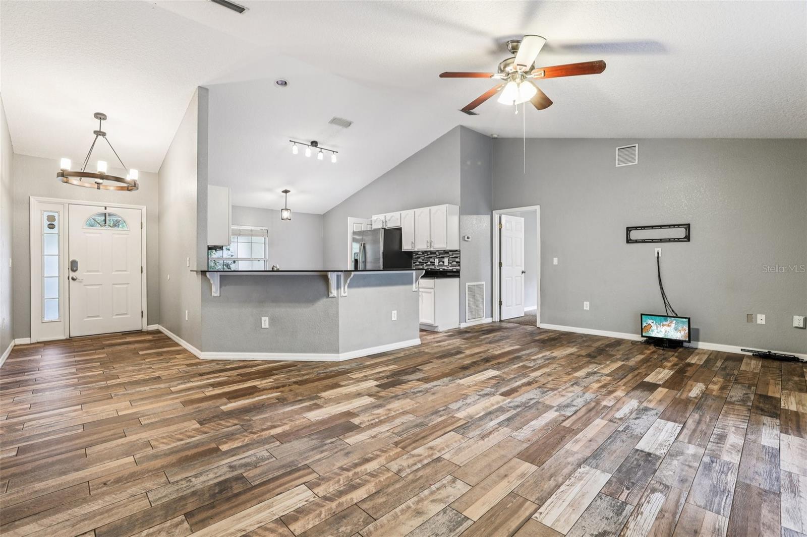 Image 8 of 36 For 31154 Lochmore Circle