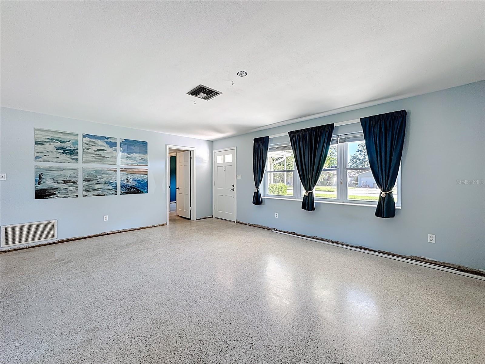 Image 3 of 38 For 3606 Forest Street