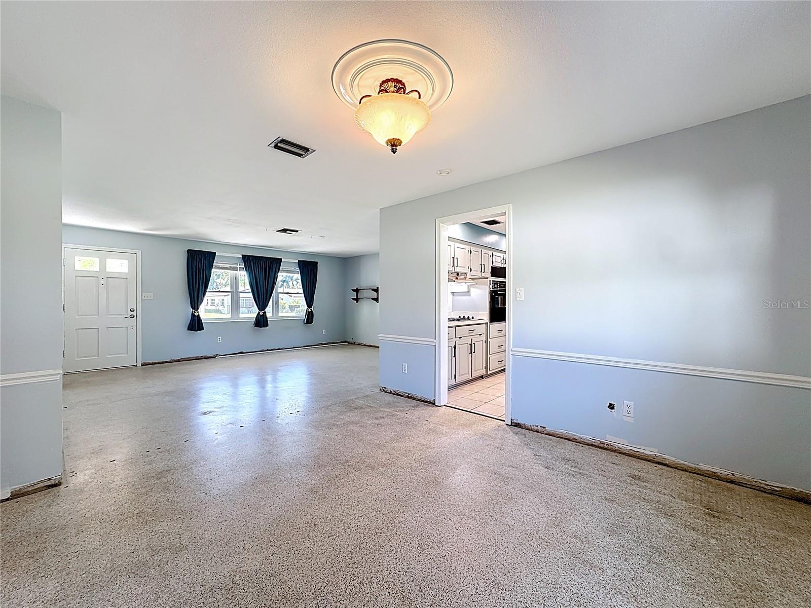 Image 5 of 38 For 3606 Forest Street