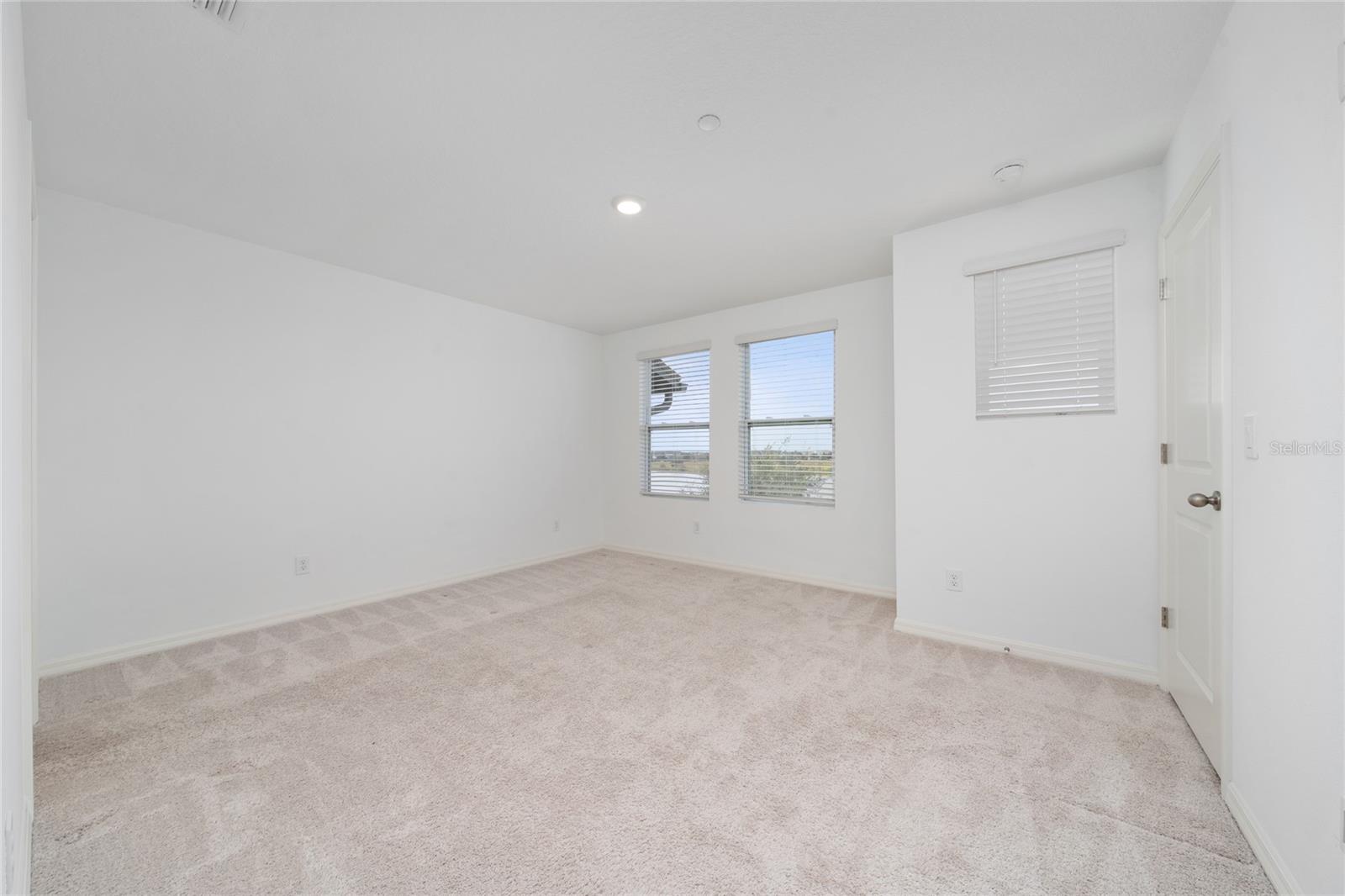 Image 21 of 41 For 12668 Willstatter Avenue