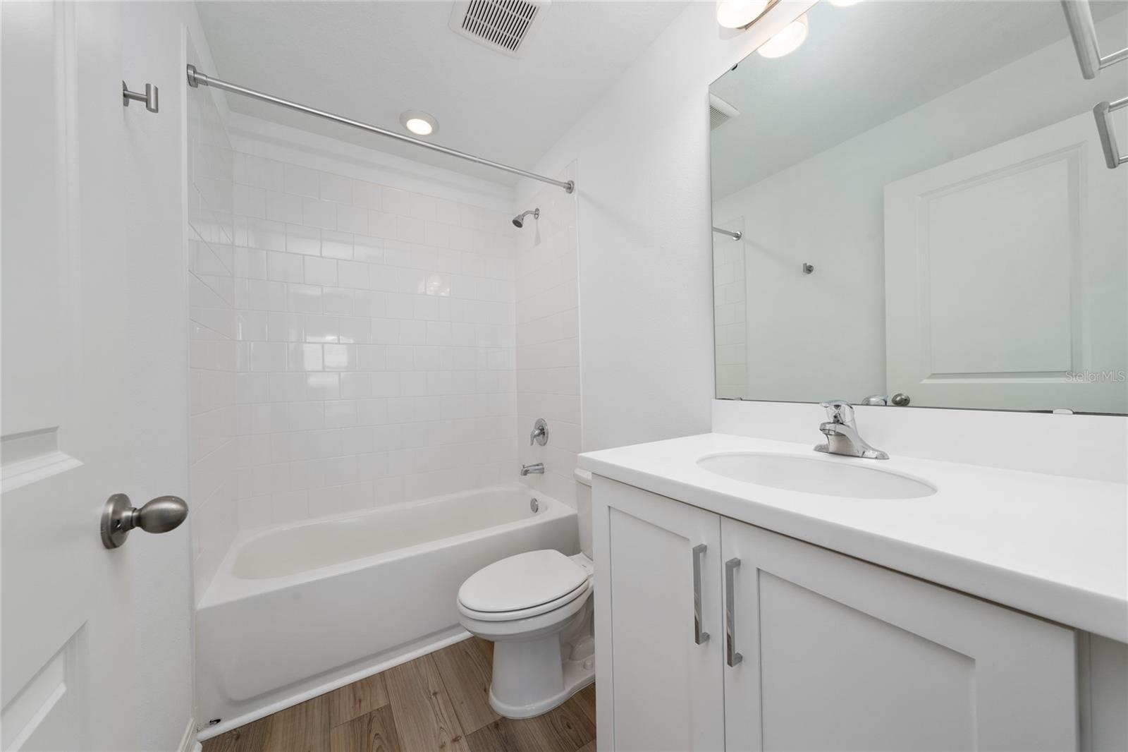 Image 23 of 41 For 12668 Willstatter Avenue