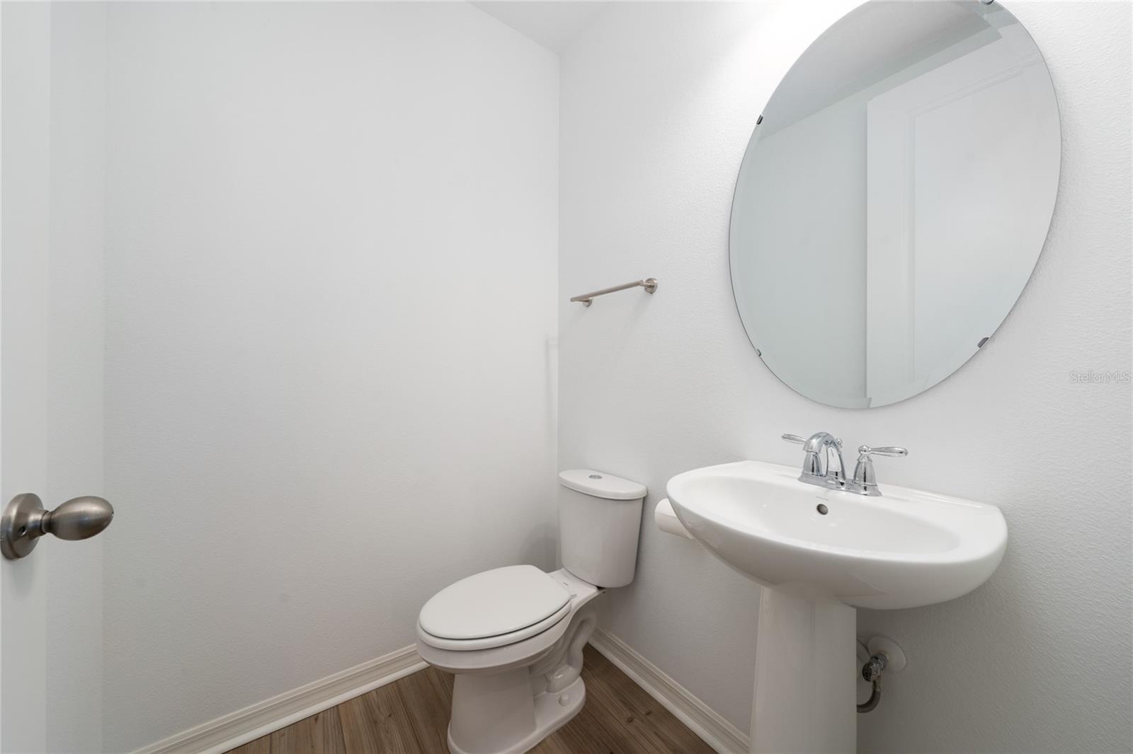 Image 8 of 41 For 12668 Willstatter Avenue