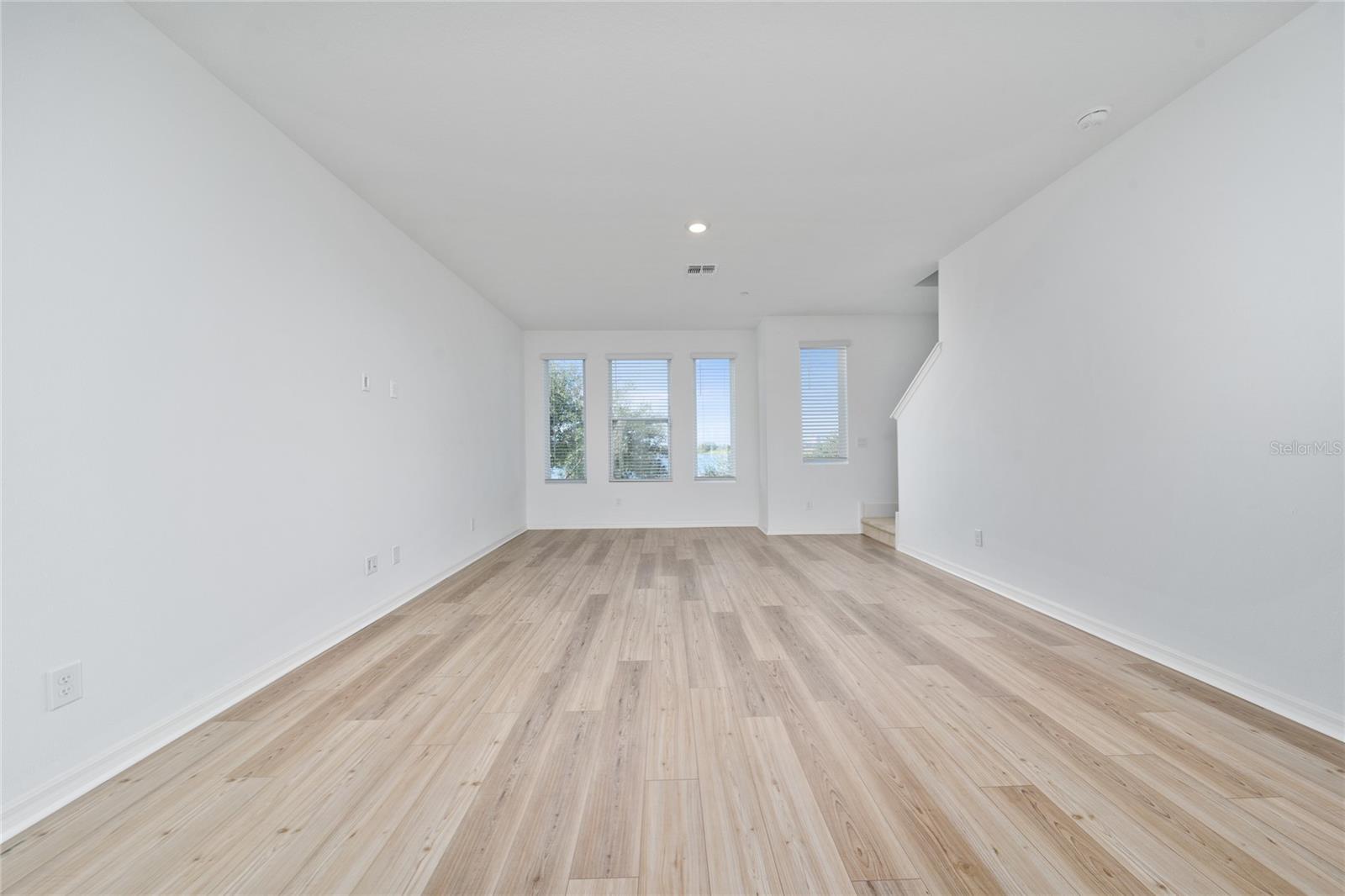 Image 9 of 41 For 12668 Willstatter Avenue