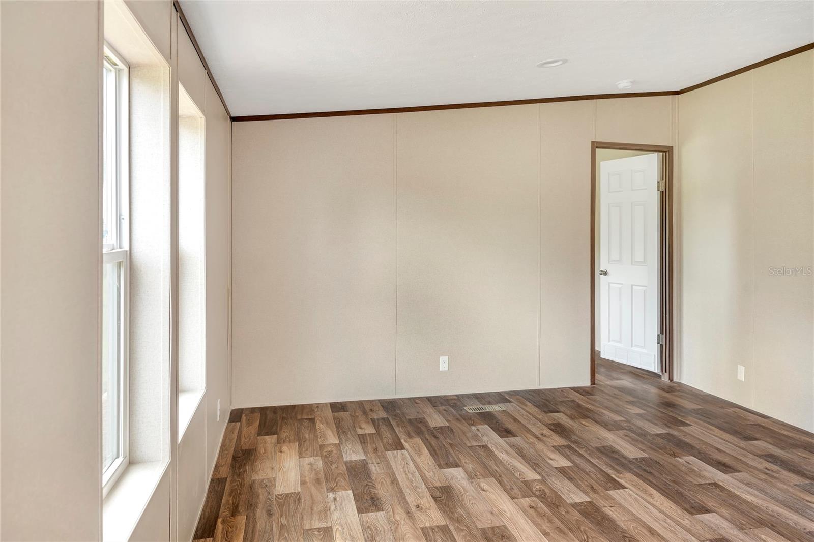 Image 10 of 52 For 4246 La Salle Avenue