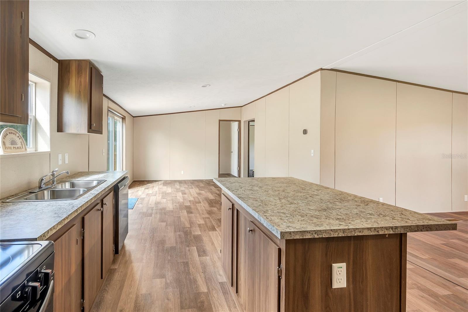 Image 15 of 52 For 4246 La Salle Avenue