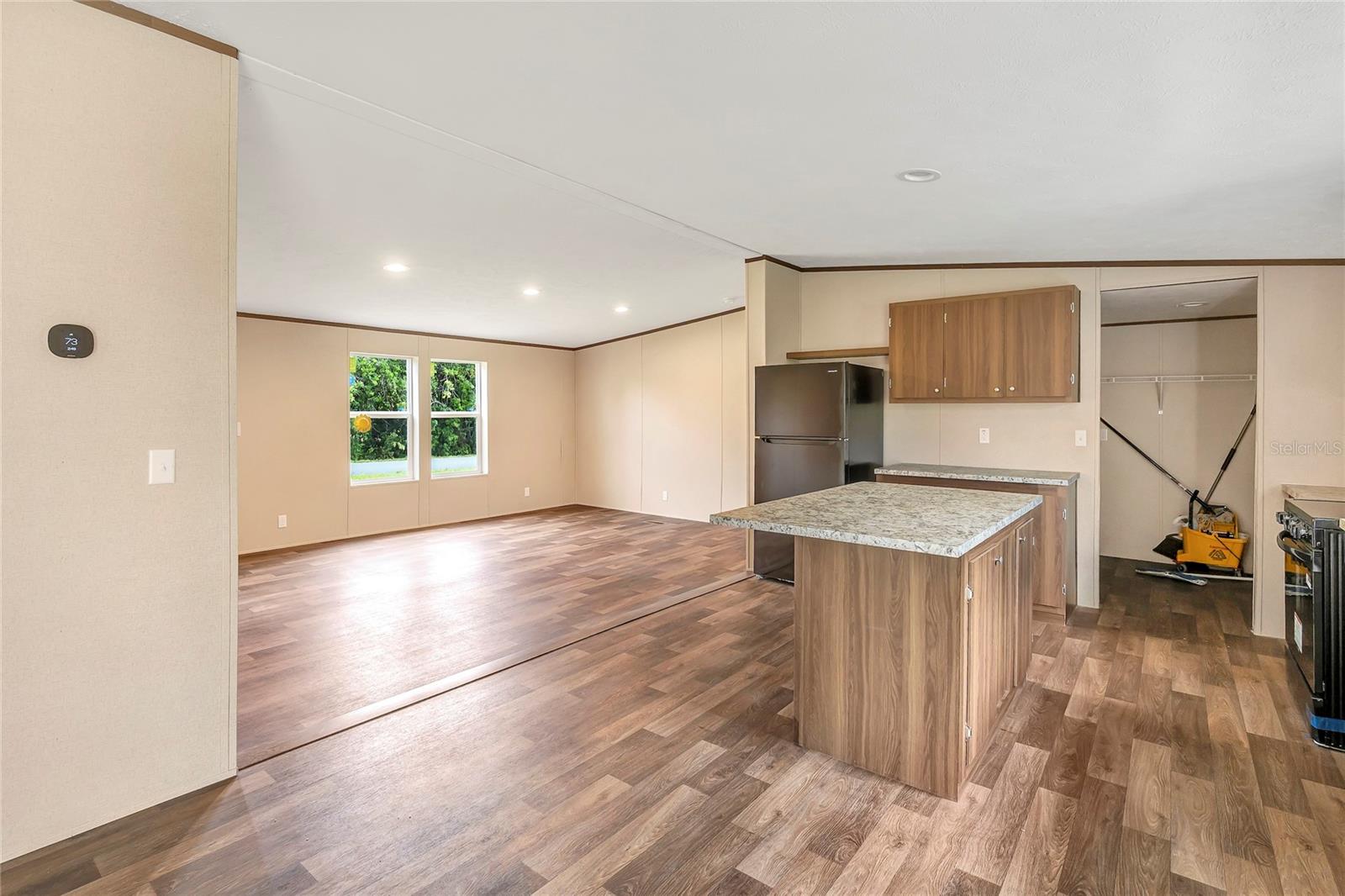 Image 18 of 52 For 4246 La Salle Avenue