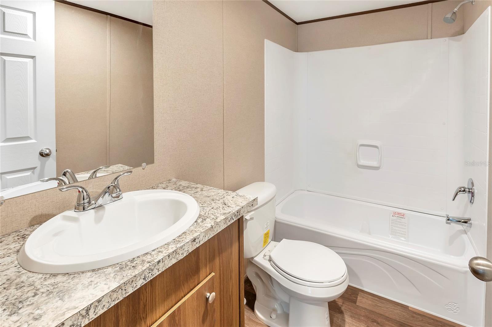 Image 26 of 52 For 4246 La Salle Avenue