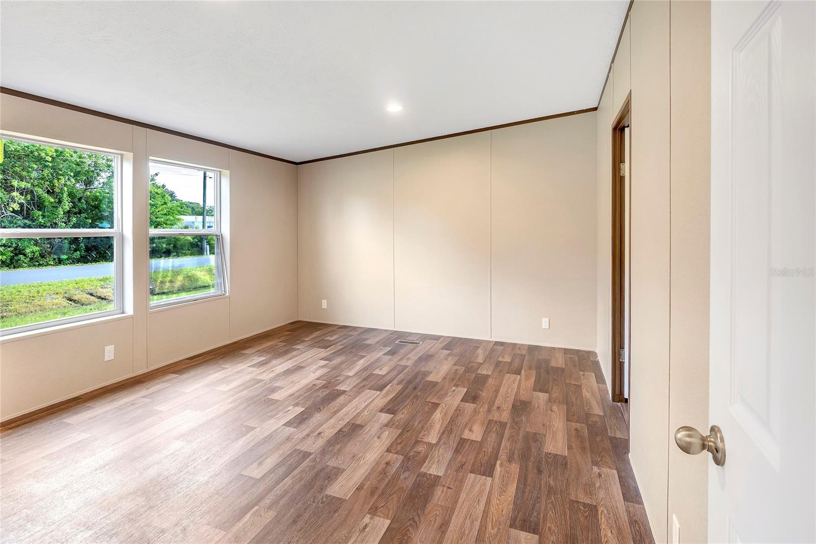 Image 32 of 52 For 4246 La Salle Avenue