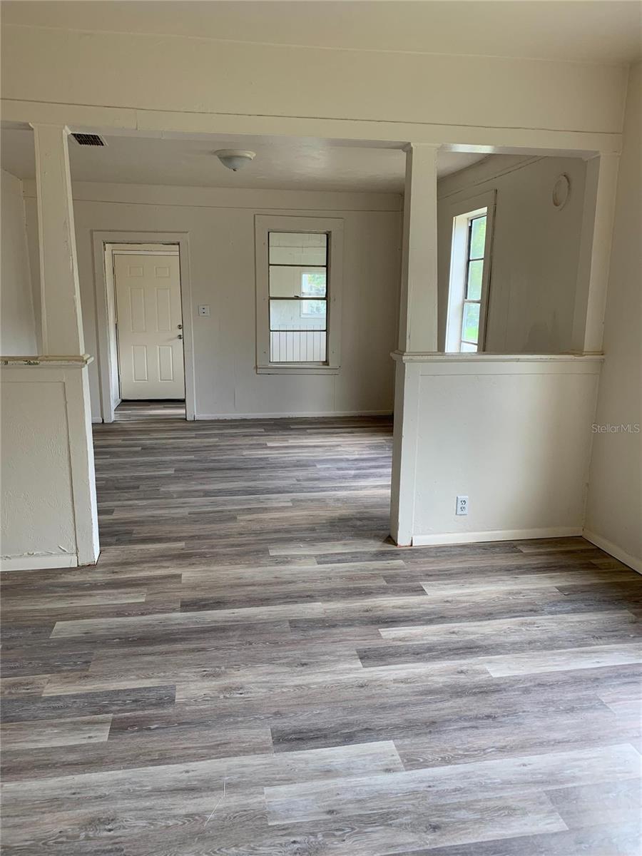 Image 7 of 7 For 417 Maple Street