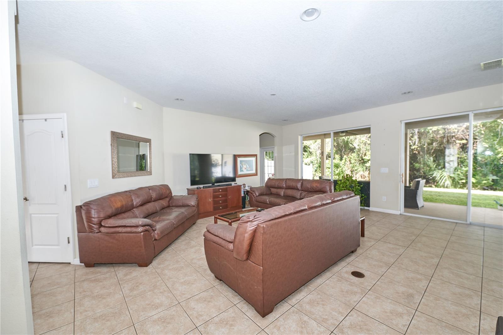 Image 17 of 79 For 330 Kays Landing Drive