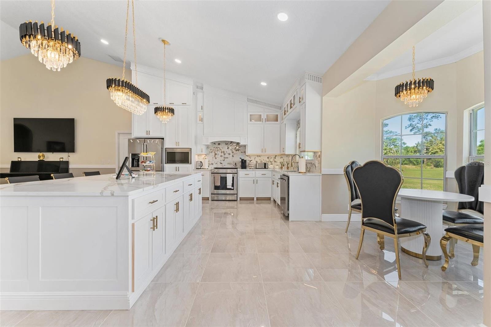 Image 12 of 46 For 2832 Rodeo Drive