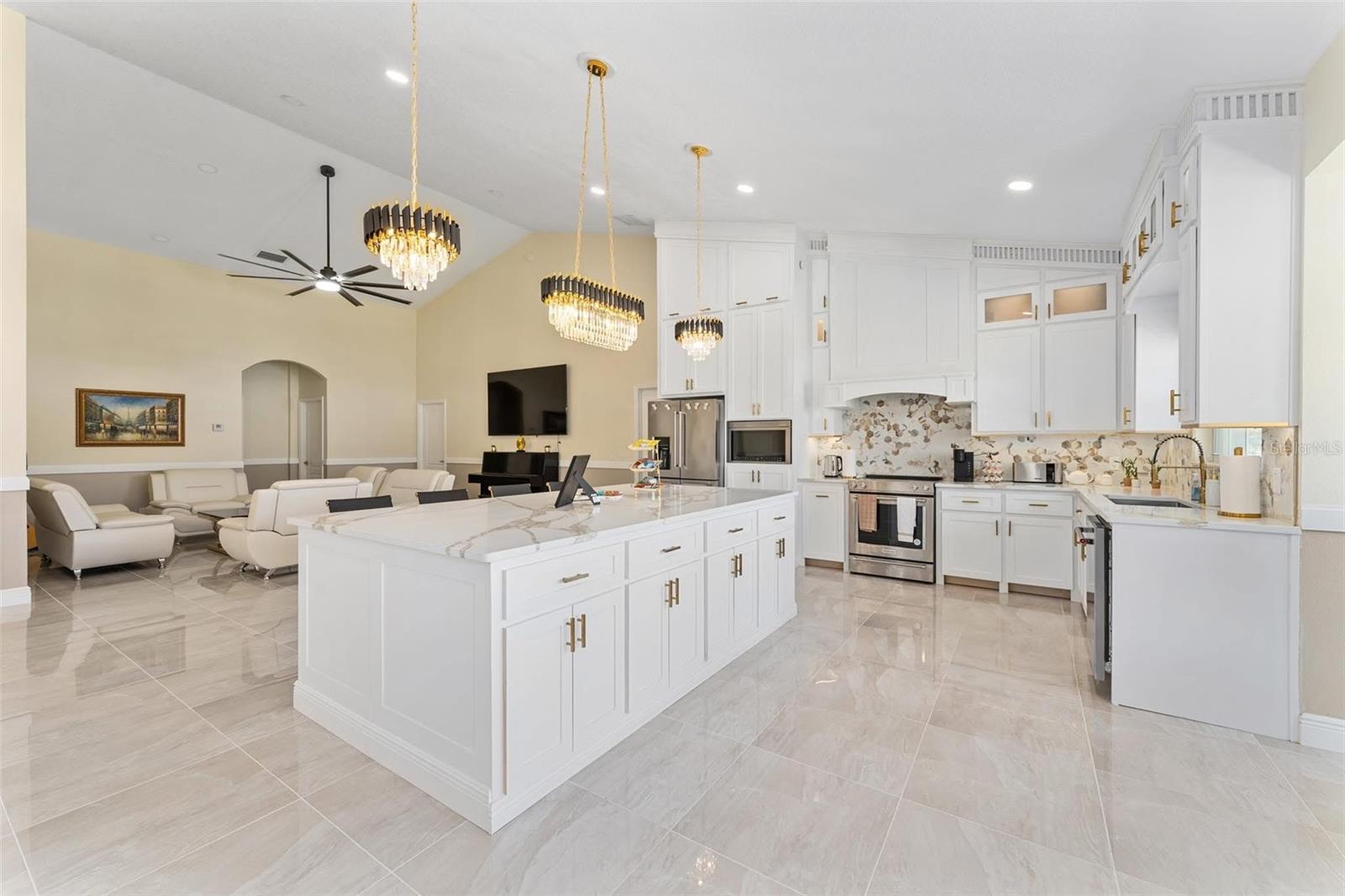 Image 13 of 46 For 2832 Rodeo Drive